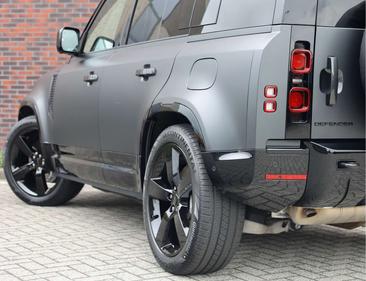 Land Rover Defender 110 P300e — photo 7