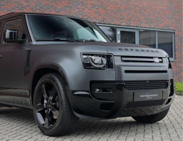 Land Rover Defender 110 P300e — photo 8