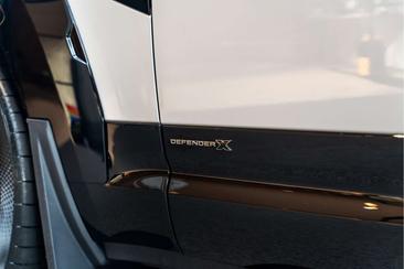 Land Rover Defender 110 P300e — photo 33