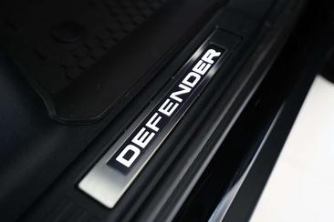 Land Rover Defender 110 P635 — photo 6