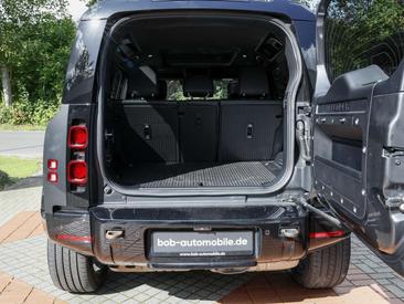 Land Rover Defender 110 D300 — photo 15