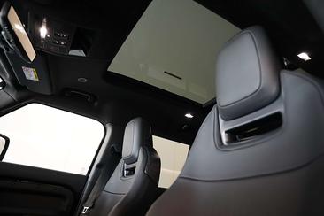 Land Rover Defender 110 P635 — photo 11