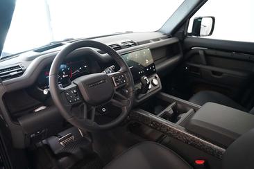 Land Rover Defender 110 P635 — photo 12