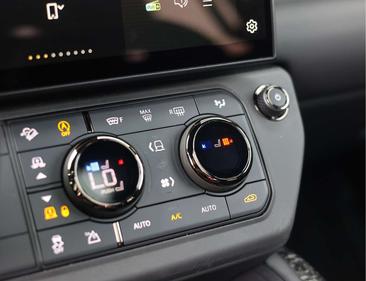 Land Rover Defender P635 — photo 27