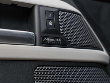 Land Rover Defender 110 D300 — photo 20