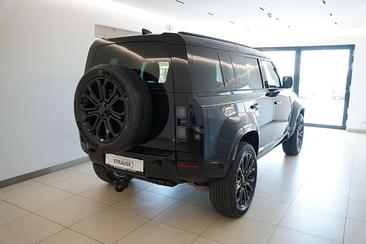 Land Rover Defender 110 P635 — photo 18