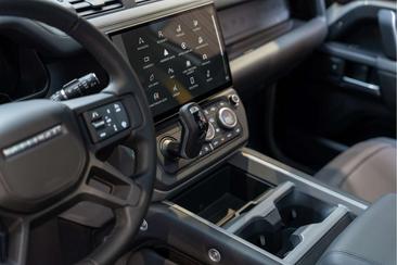 Land Rover Defender 110 P300e — photo 41