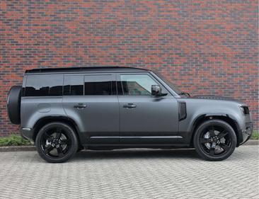 Land Rover Defender 110 P300e — photo 15