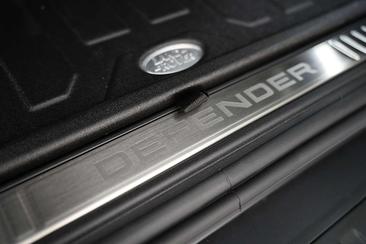 Land Rover Defender 110 P635 — photo 21