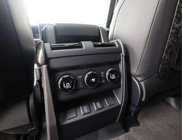 Land Rover Defender P635 — photo 31
