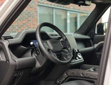 Land Rover Defender P635 — photo 33