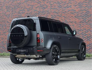 Land Rover Defender 110 P300e — photo 18