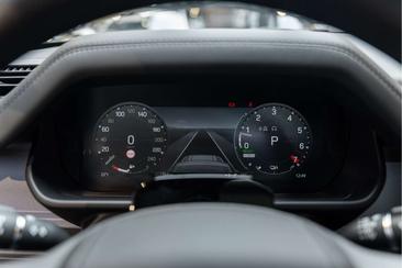 Land Rover Defender 110 P300e — photo 45