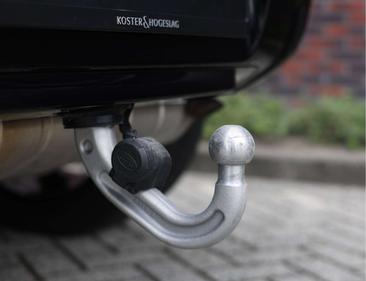 Land Rover Defender 110 P300e — photo 21