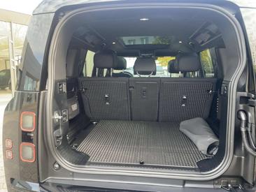 Land Rover Defender 110 D350 — photo 7