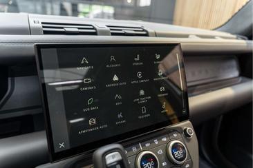 Land Rover Defender 110 P300e — photo 49