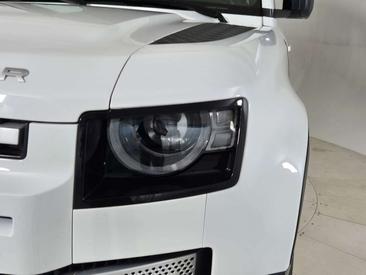 Land Rover Defender 110 D250 — photo 21