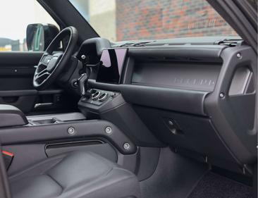 Land Rover Defender 110 P300e — photo 24