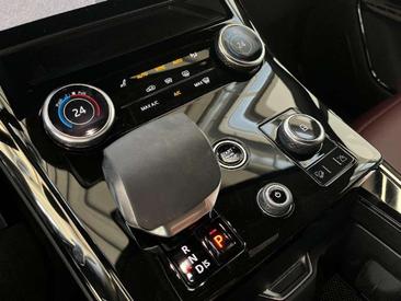 Land Rover Range Rover Sport D250 — photo 21