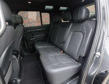 Land Rover Defender 110 P300e — photo 28