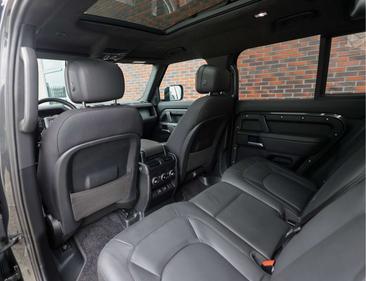 Land Rover Defender 110 P300e — photo 29