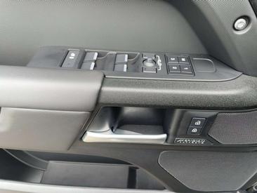 Land Rover Defender 110 D350 — photo 18