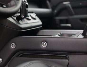Land Rover Defender 110 P300e — photo 37