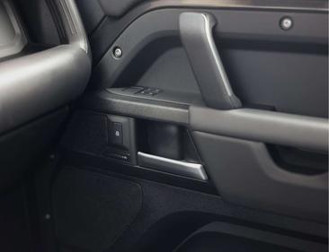 Land Rover Defender 110 P300e — photo 40