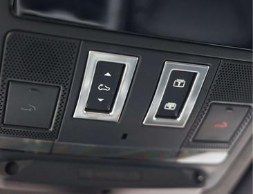 Land Rover Defender 110 P300e — photo 46