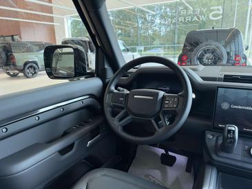 Land Rover Defender V8 P425 — photo 9