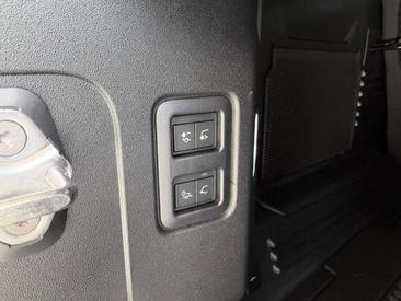 Land Rover Defender V8 P425 — photo 11