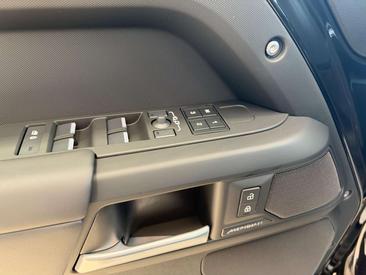 Land Rover Defender V8 P425 — photo 15