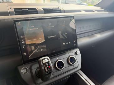 Land Rover Defender V8 P425 — photo 18