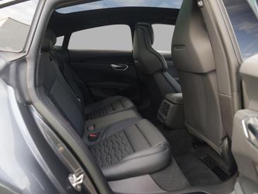 Audi E-tron GT Berline Quattro 350 KW — photo 12