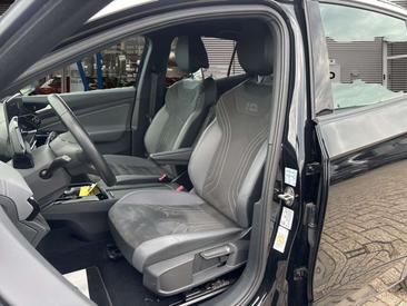 Volkswagen ID.5 Coupé SUV Pro Performance — photo 11