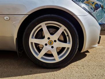 Lotus Elise Roadster — photo 4