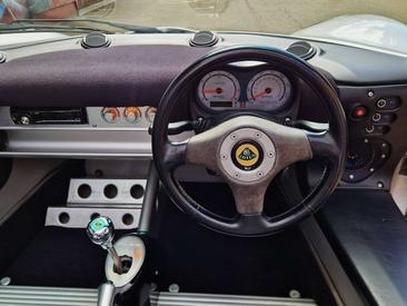 Lotus Elise Roadster — photo 14