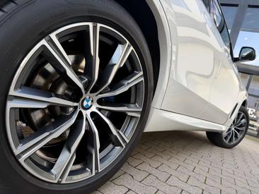 BMW X5 XDrive40i — photo 3