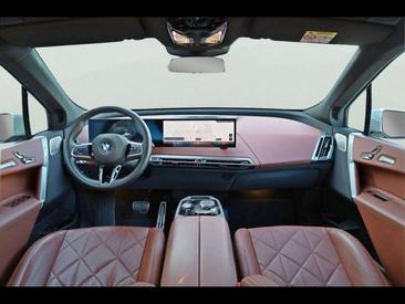 BMW IX XDrive60 — photo 7