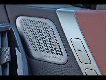 BMW IX XDrive60 — photo 19