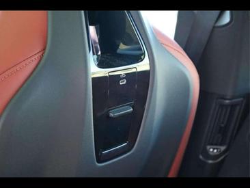 BMW IX XDrive60 — photo 22