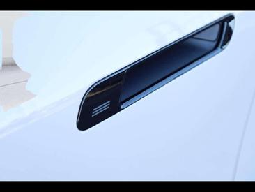 BMW IX XDrive60 — photo 26