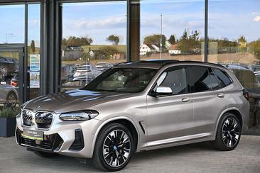 BMW iX3 — photo 34