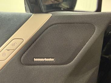 BMW IX XDrive40 — photo 19