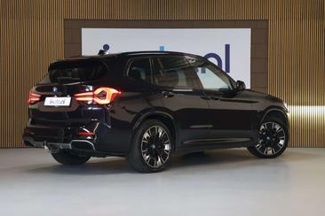 BMW iX3 — photo 3