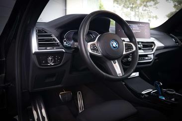 BMW iX3 — photo 16