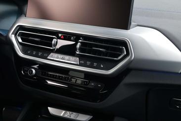 BMW iX3 — photo 23