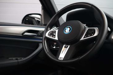 BMW iX3 — photo 24