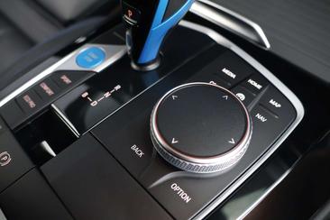 BMW iX3 — photo 29