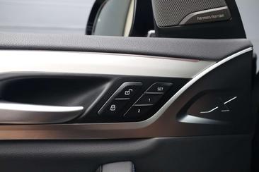 BMW iX3 — photo 33
